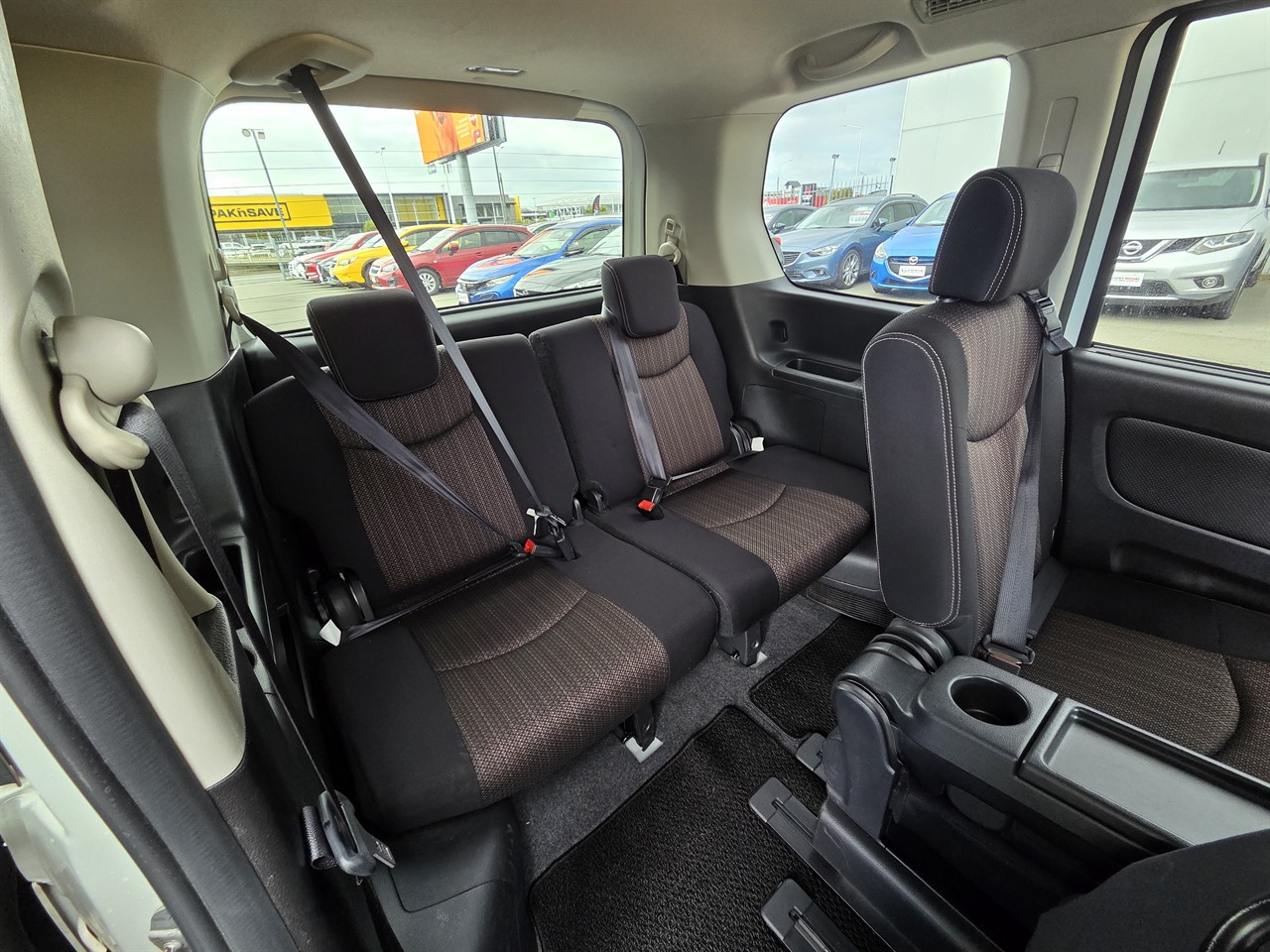 2015 Nissan Serena