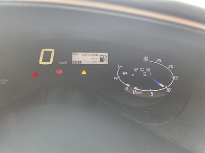 2015 Nissan Serena - Thumbnail