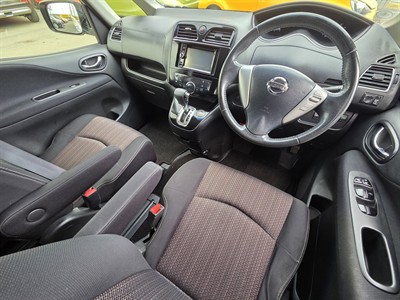 2015 Nissan Serena - Thumbnail