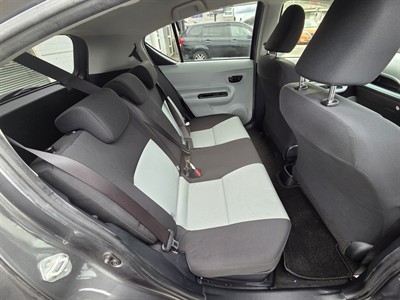 2012 Toyota Aqua - Thumbnail