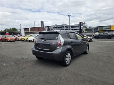 2012 Toyota Aqua - Thumbnail