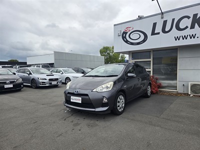 2012 Toyota Aqua - Thumbnail