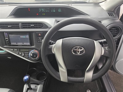 2012 Toyota Aqua - Thumbnail