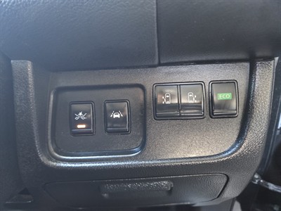 2014 Nissan Serena - Thumbnail