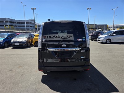 2014 Nissan Serena - Thumbnail