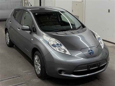 2015 Nissan LEAF - Thumbnail