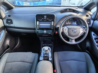 2015 Nissan LEAF - Thumbnail