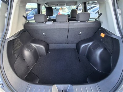 2015 Nissan LEAF - Thumbnail