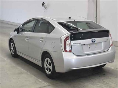 2015 Toyota Prius - Thumbnail