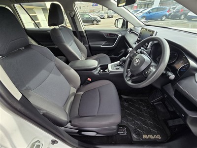 2020 Toyota Rav4 - Thumbnail