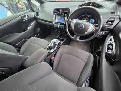 2016 Nissan LEAF - Thumbnail