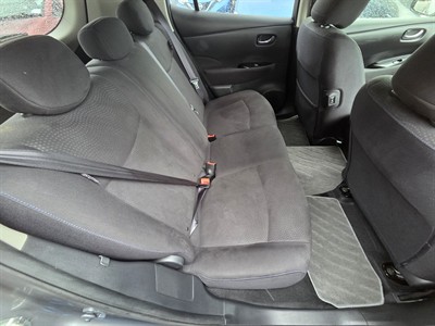 2016 Nissan LEAF - Thumbnail