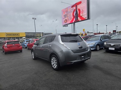 2016 Nissan LEAF - Thumbnail