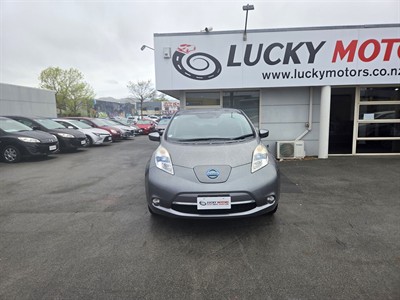 2016 Nissan LEAF - Thumbnail