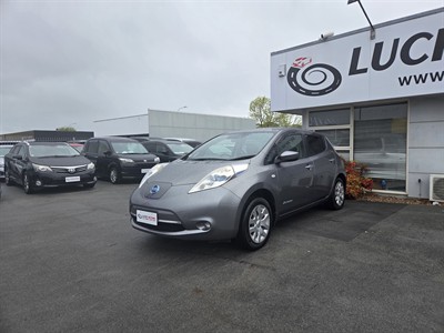 2016 Nissan LEAF - Thumbnail