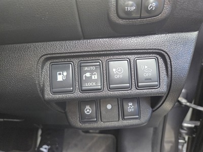 2016 Nissan LEAF - Thumbnail