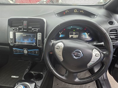 2016 Nissan LEAF - Thumbnail