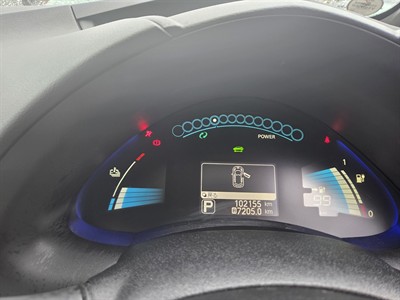 2016 Nissan LEAF - Thumbnail