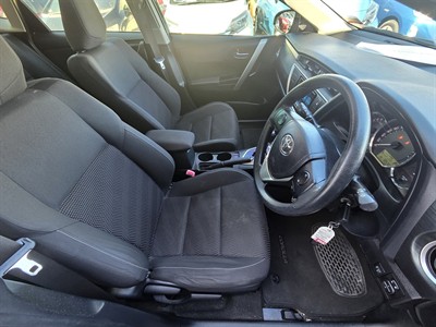 2015 Toyota Corolla - Thumbnail