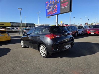 2015 Toyota Corolla - Thumbnail