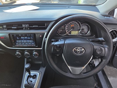 2015 Toyota Corolla - Thumbnail