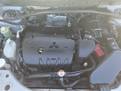 2010 Mitsubishi OUTLANDER - Thumbnail