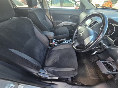 2010 Mitsubishi OUTLANDER - Thumbnail