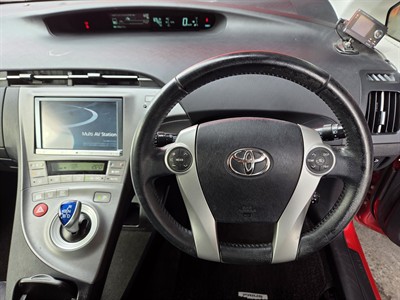 2013 Toyota Prius - Thumbnail