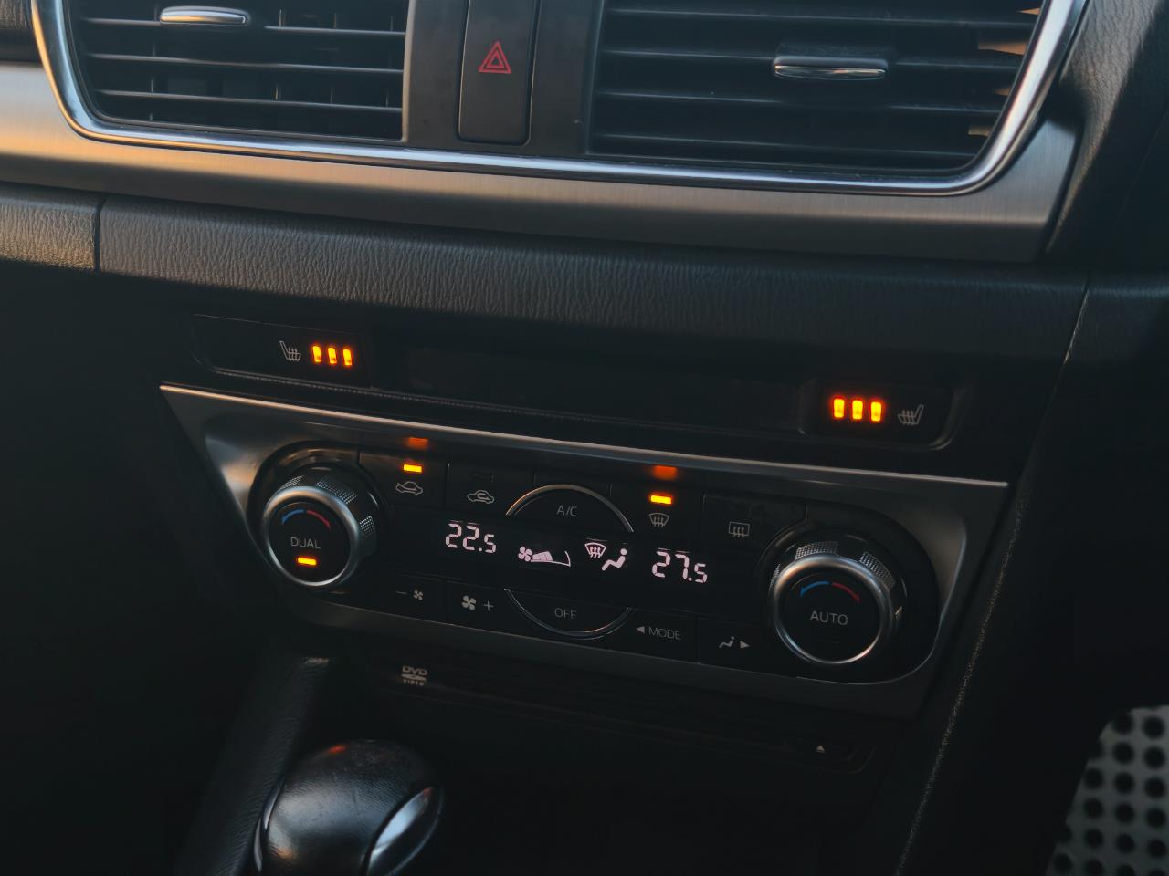 2014 Mazda AXELA