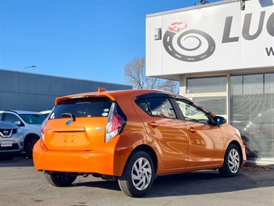 2015 Toyota Aqua - Thumbnail