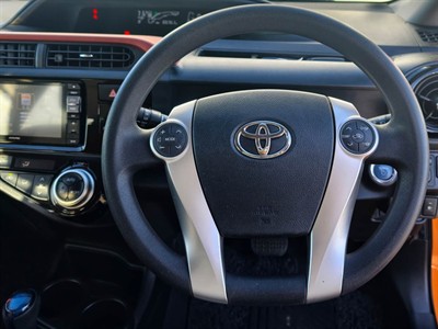 2015 Toyota Aqua - Thumbnail