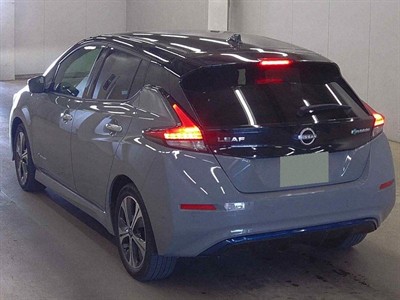 2022 Nissan LEAF - Thumbnail