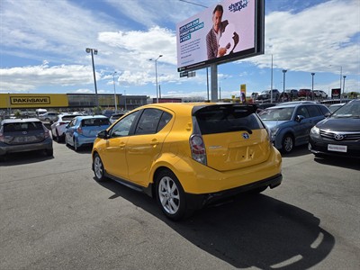 2012 Toyota Aqua - Thumbnail