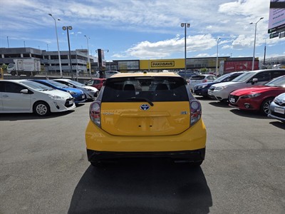2012 Toyota Aqua - Thumbnail