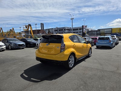 2012 Toyota Aqua - Thumbnail