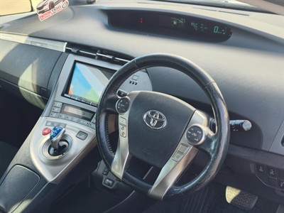 2013 Toyota Prius - Thumbnail