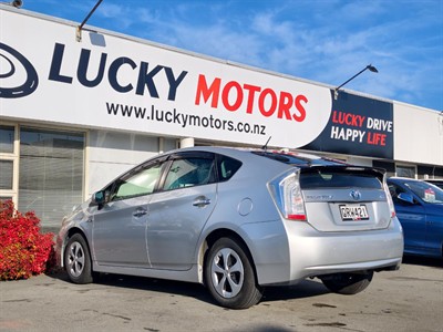 2013 Toyota Prius - Thumbnail