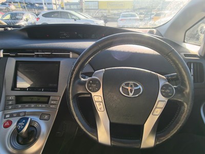 2013 Toyota Prius - Thumbnail