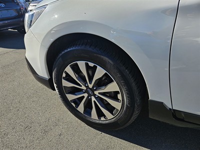 2016 Subaru OUTBACK - Thumbnail
