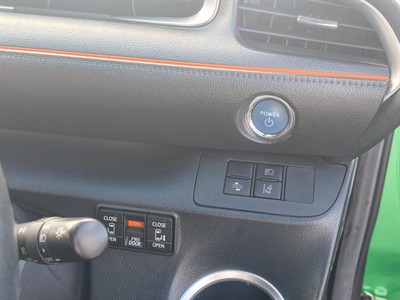 2017 Toyota SIENTA - Thumbnail
