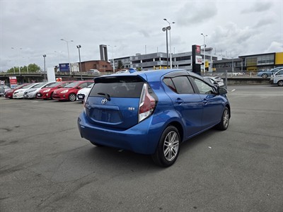 2015 Toyota Aqua - Thumbnail