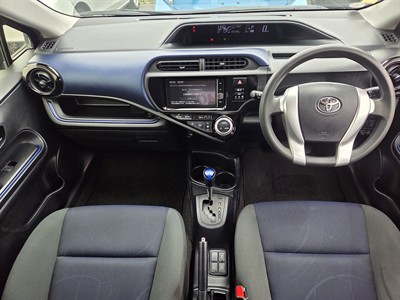 2015 Toyota Aqua - Thumbnail