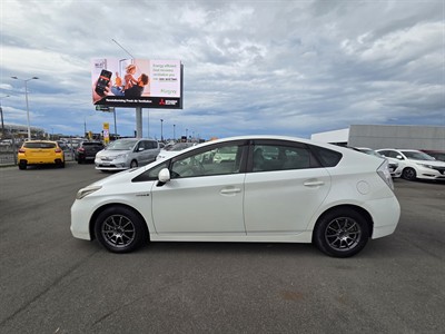 2012 Toyota Prius - Thumbnail
