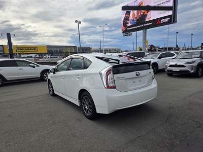 2012 Toyota Prius - Thumbnail