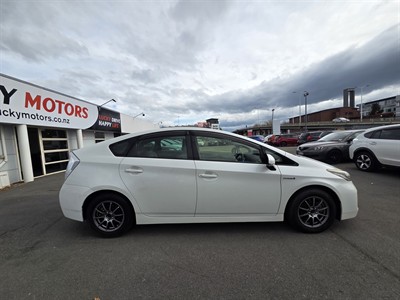 2012 Toyota Prius - Thumbnail
