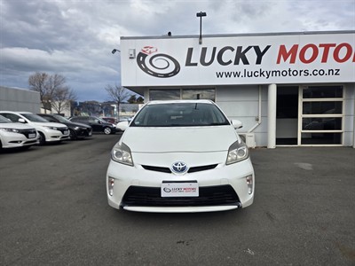 2012 Toyota Prius - Thumbnail