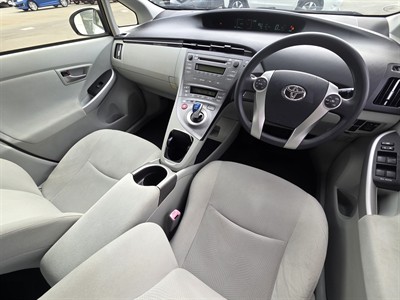 2012 Toyota Prius - Thumbnail