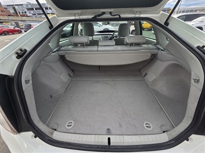 2012 Toyota Prius - Thumbnail