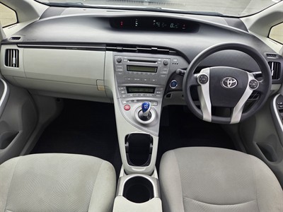 2012 Toyota Prius - Thumbnail
