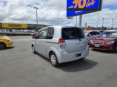 2012 Toyota Spade - Thumbnail